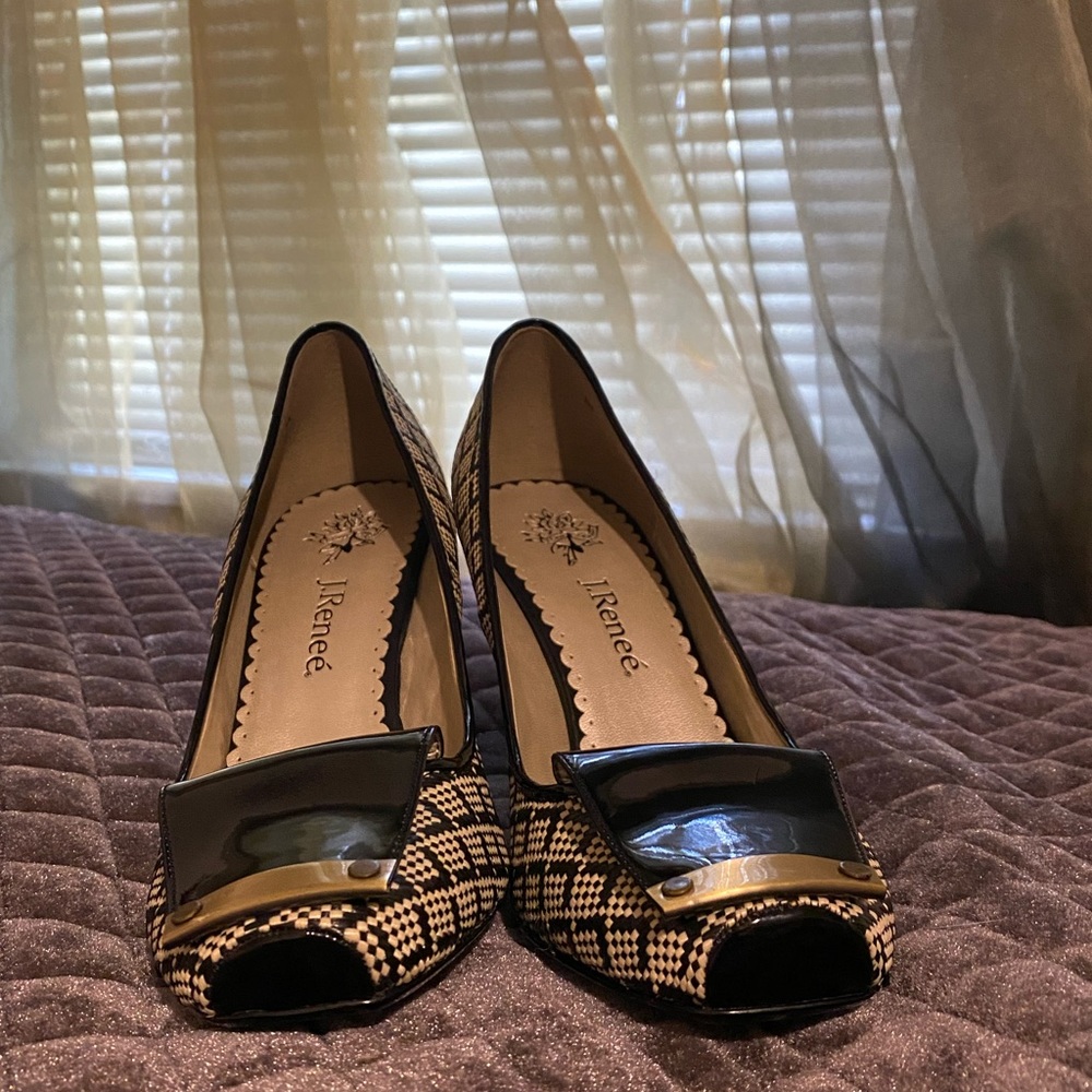 J.Reneé black and cream heels